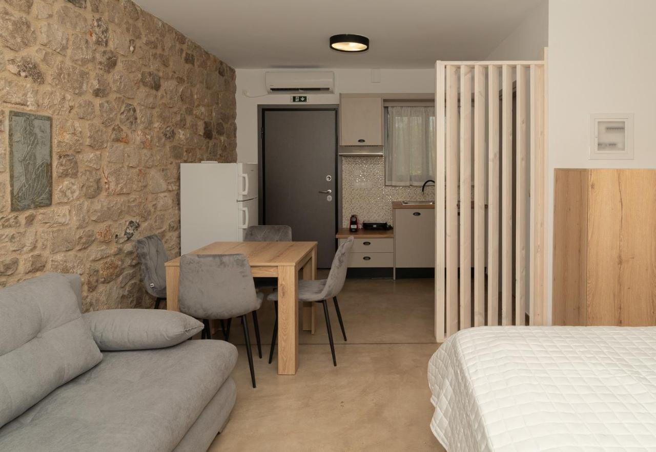 Lithos Suites 菲尼孔塔 外观 照片