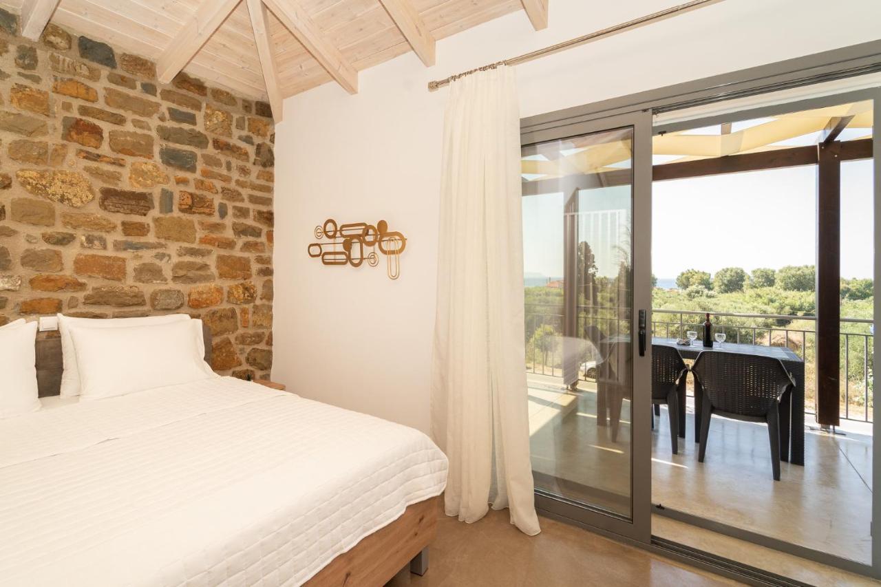 Lithos Suites 菲尼孔塔 外观 照片