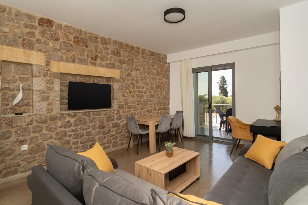 Lithos Suites 菲尼孔塔 外观 照片