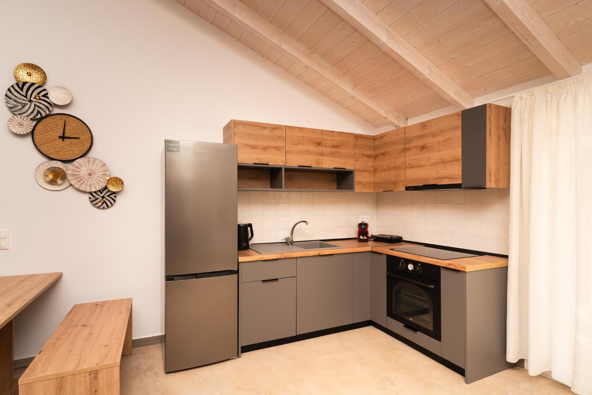 Lithos Suites 菲尼孔塔 外观 照片
