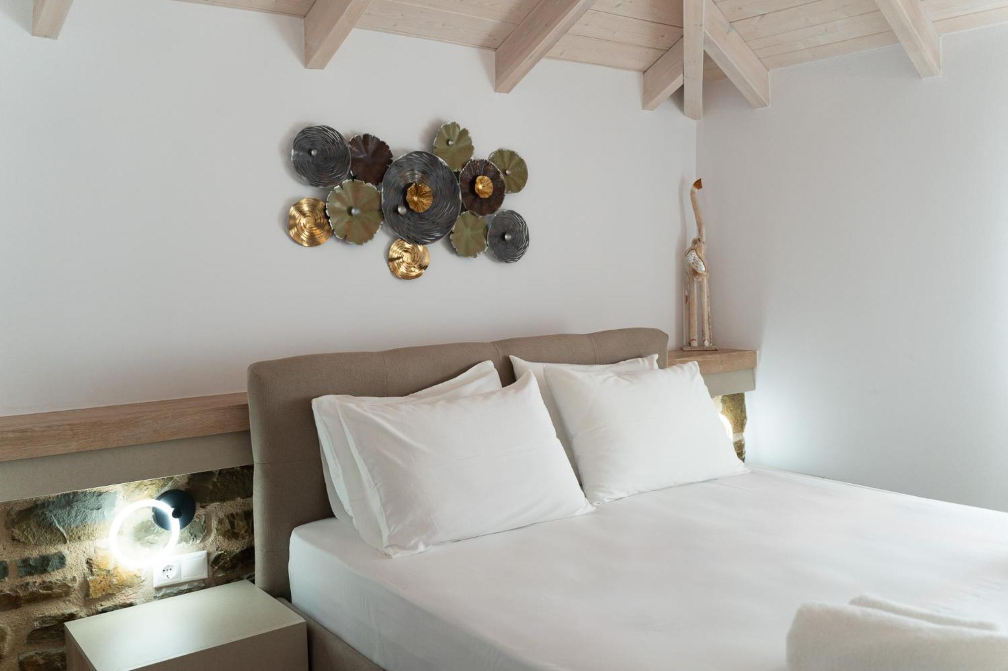 Lithos Suites 菲尼孔塔 外观 照片