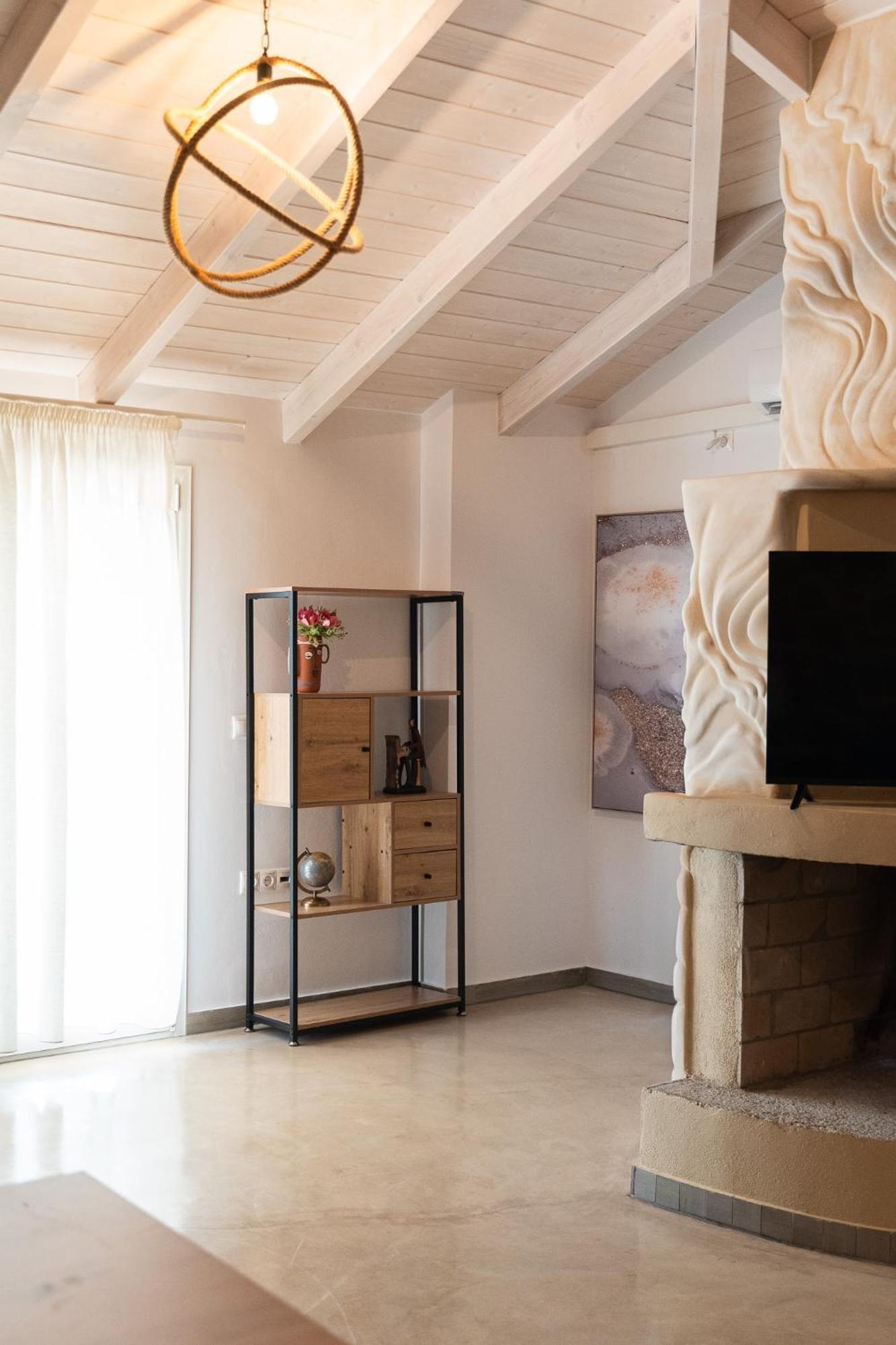 Lithos Suites 菲尼孔塔 外观 照片
